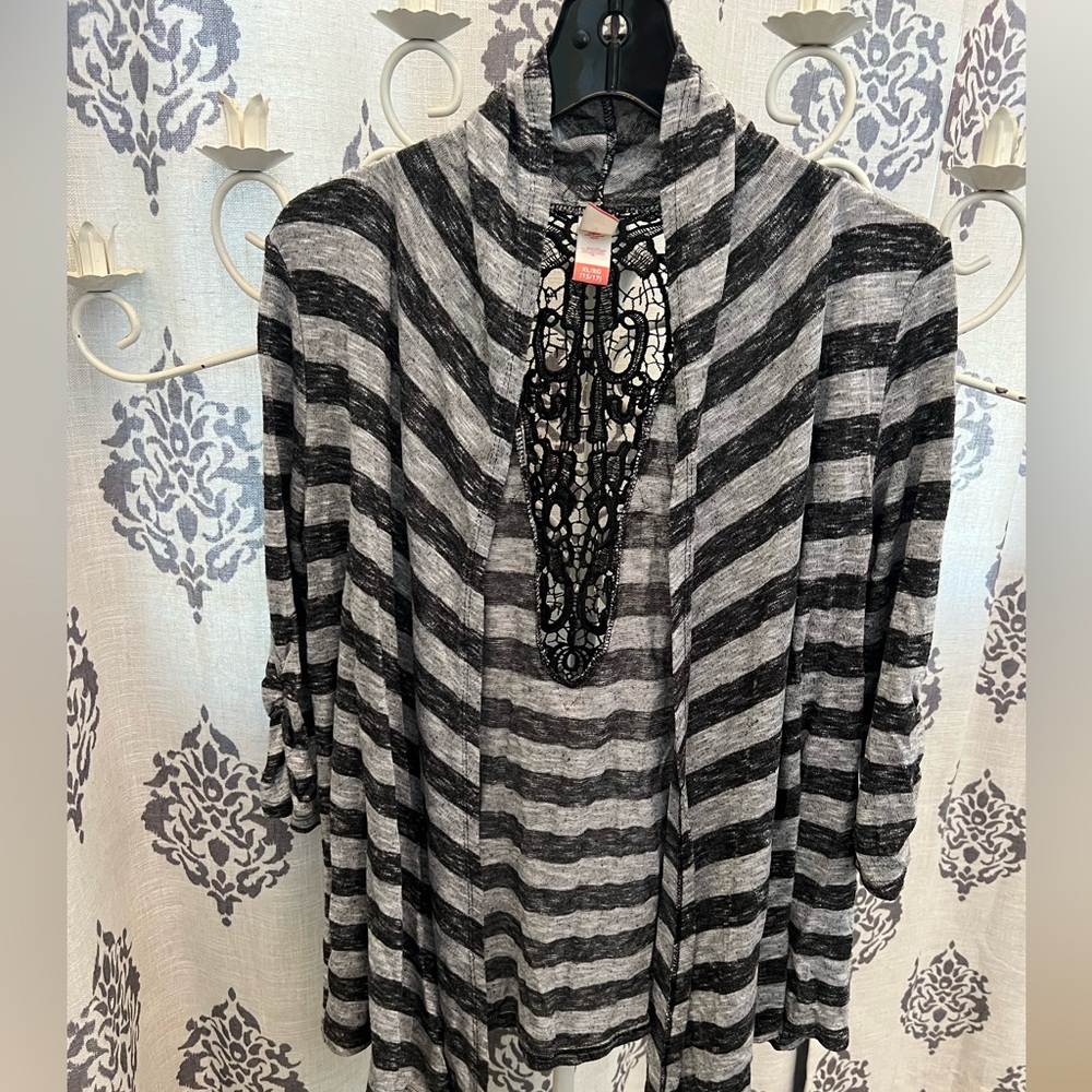 Adorable Striped Gray & Black wrap/sweater